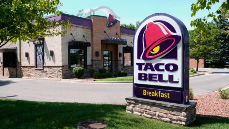 Cyclosporiasis outbreak traced to Taylor Farms lettuce, Taco Bell